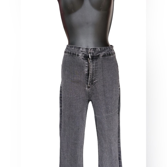 Zara women’s high waisted mini flare denim black fade size 4 preloved - Picture 3 of 6